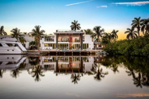 Modern Waterfront Mansion in the heart of Las Olas minutes from the Beach